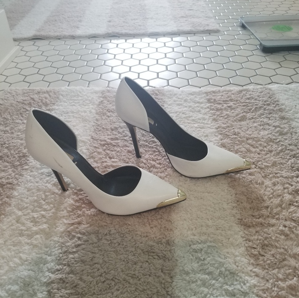 Shoes - Picture 4 of 4